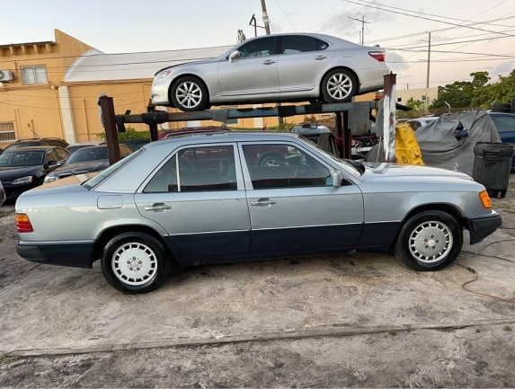 1990 Mercedes 300 Cab - $2,900