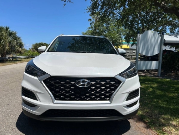 2021 Hyundai Tucson SUV / Crossover - $19,999