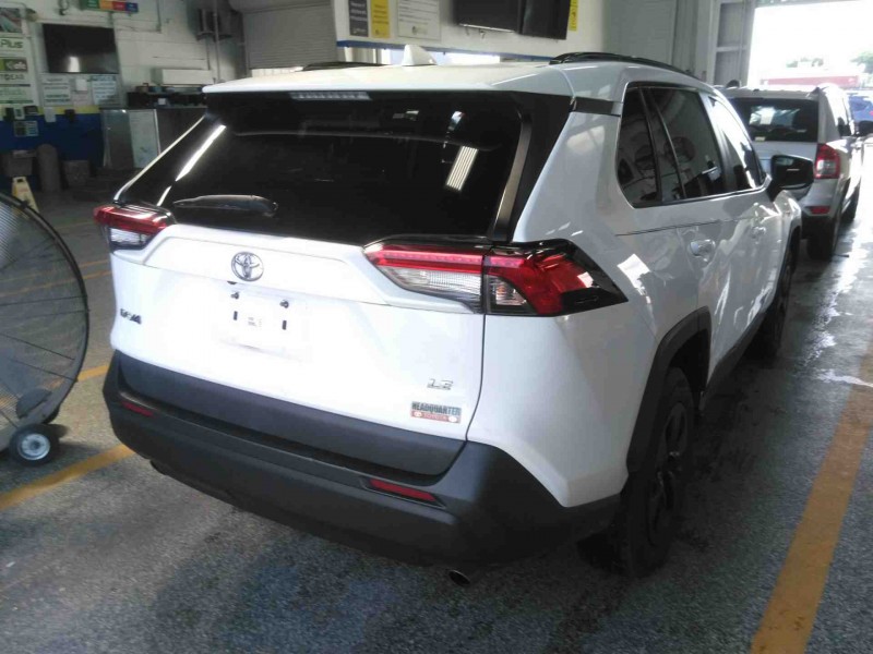 2019 toyota rav4  - $18900