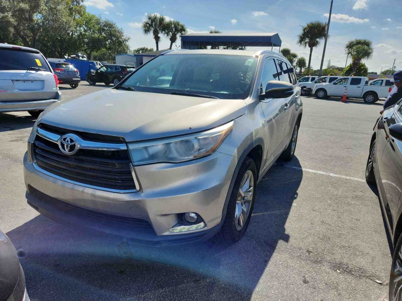 2014 toyota highlander  - $16500