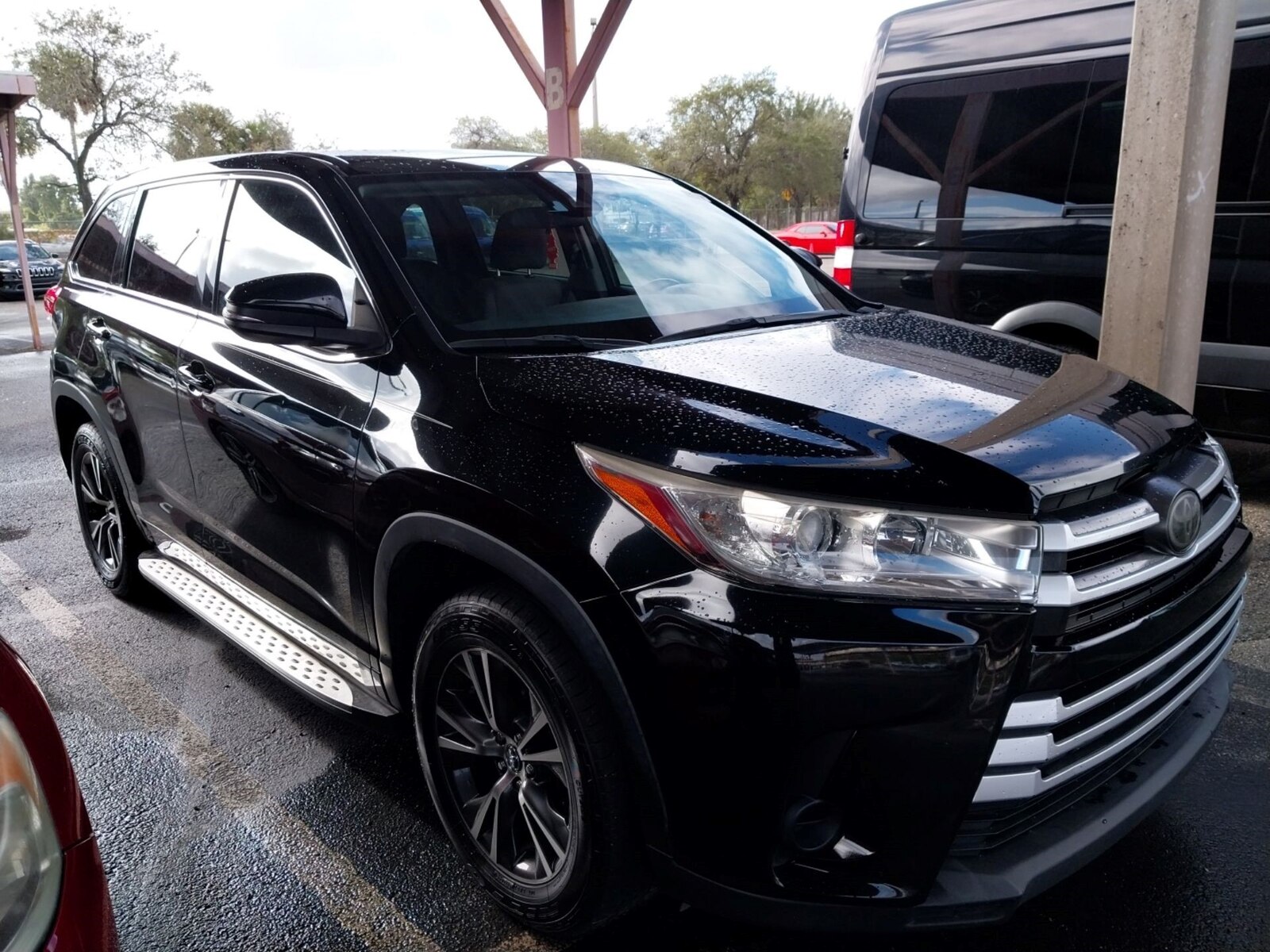 2017 toyota highlander  - $15900