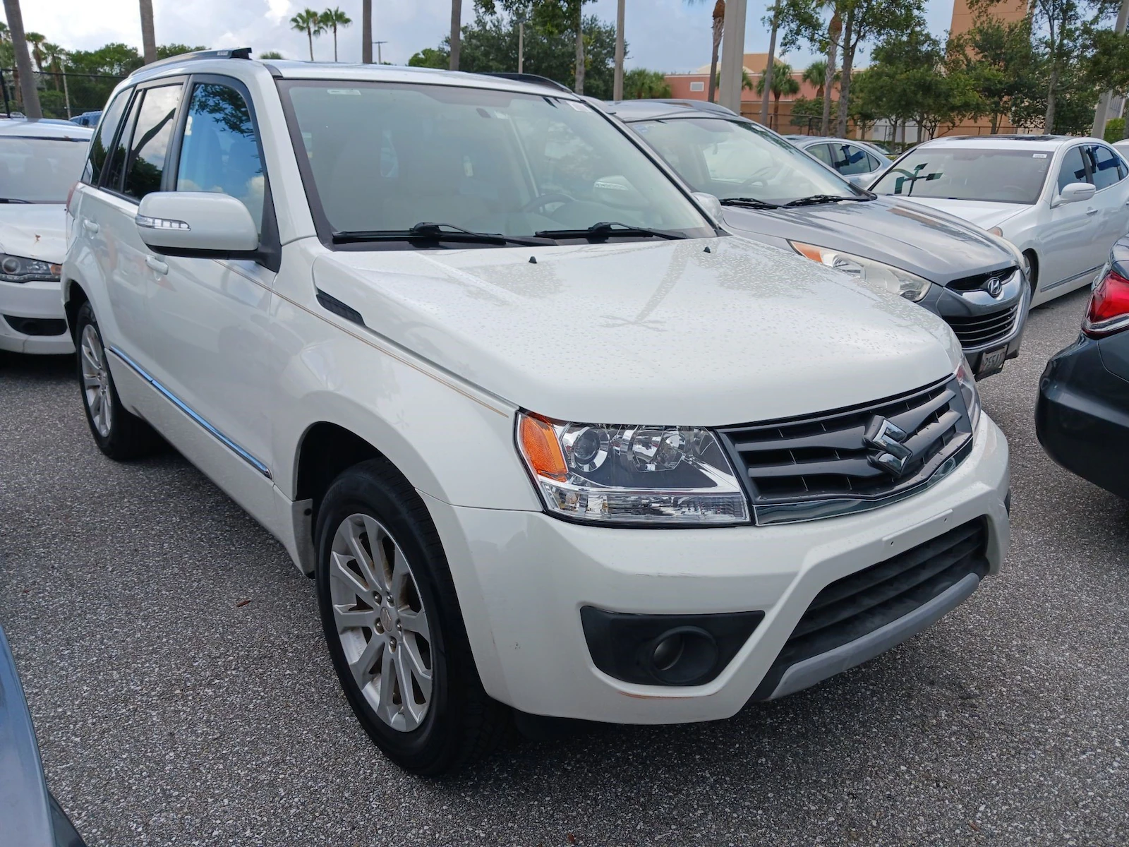 2013 suzuki grand-vitara  - $7,000