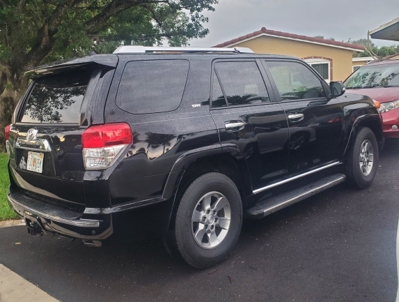 2013 Toyota 4Runner  - $17,500