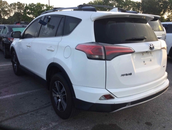 2017 Toyota Rav4  - $16,800